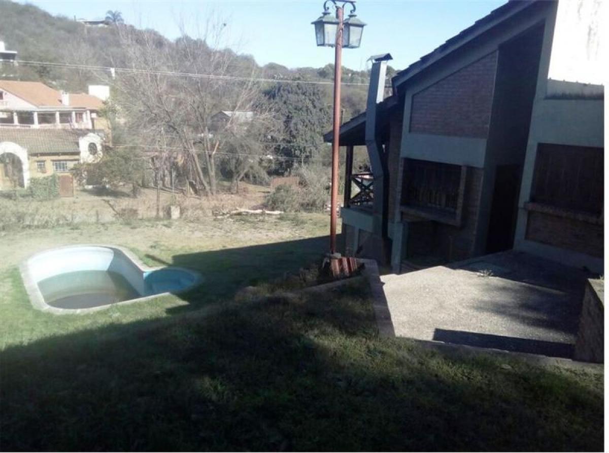 3 bedrooms House in Cordoba, Argentina No. 20855