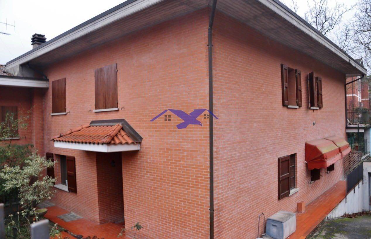 3 غرف نوم شقة في Monte San Pietro, Italy رقم 327549