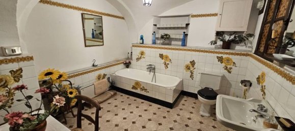 Дом с 7 комнатами в Камандона, Италия № 211920 17