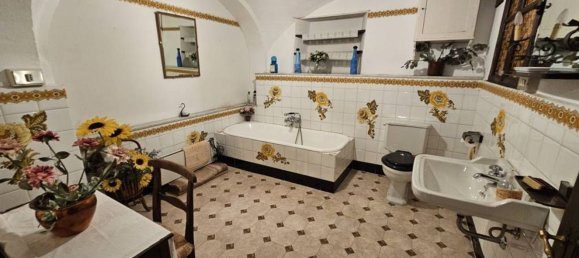 Дом с 7 комнатами в Камандона, Италия № 211920 19