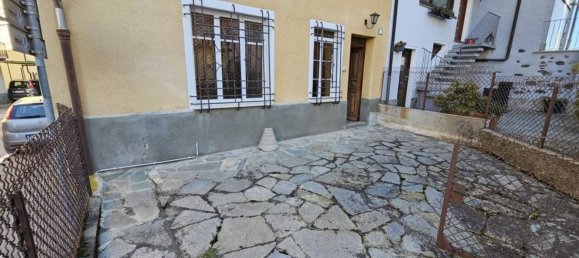 Дом с 7 комнатами в Камандона, Италия № 211920 4