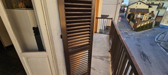 Дом с 7 комнатами в Камандона, Италия № 211920 32