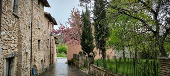 4 rooms House in Visso, Italy No. 229360 4