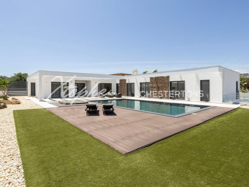 Apartamento de 4 dormitorios en Quelfes, Portugal No. 287123