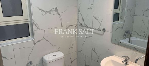 3 bedrooms Apartment in Victoria, Malta No. 572 12