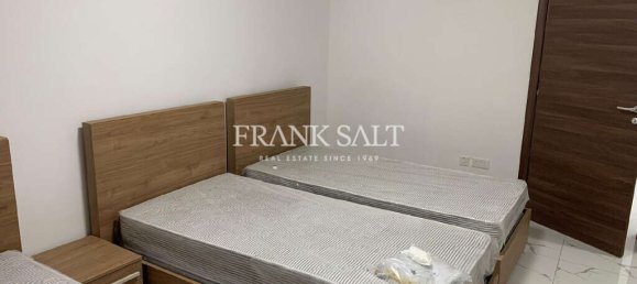 3 bedrooms Apartment in Victoria, Malta No. 572 10