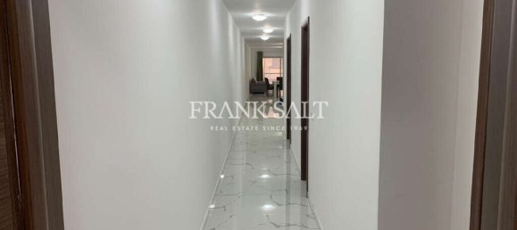 3 bedrooms Apartment in Victoria, Malta No. 572 6