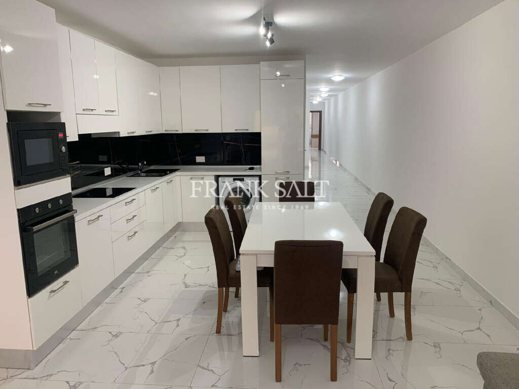 3 bedrooms Apartment in Victoria, Malta No. 572