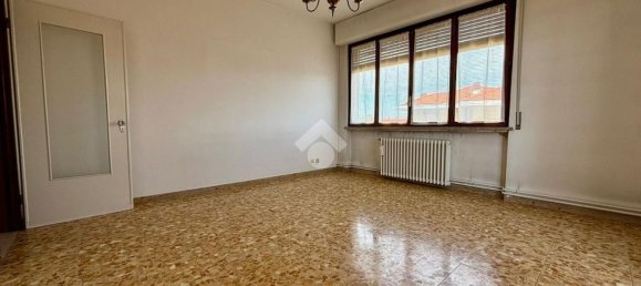 2-salle Appartement à Treviglio, Italy No. 284330 6