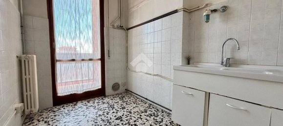 2-salle Appartement à Treviglio, Italy No. 284330 9