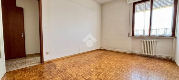 2-salle Appartement à Treviglio, Italy No. 284330 17