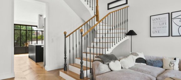 Casa de 4 dormitorios en Colombes, France No. 297041 4