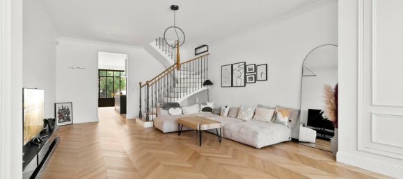 Casa de 4 dormitorios en Colombes, France No. 297041 3