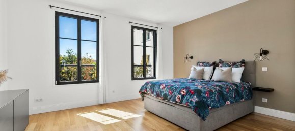 Casa de 4 dormitorios en Colombes, France No. 297041 10