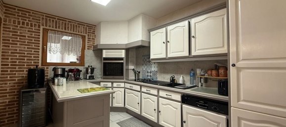 6 bedrooms House in Albert, France No. 362417 2