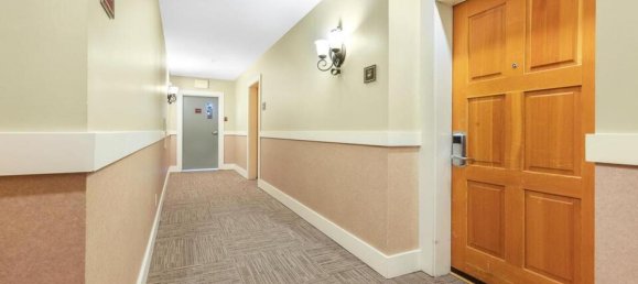 2 bedrooms House in British Columbia, Canada No. 1218 3