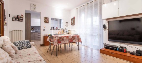 2 bedrooms Apartment in Lurago Marinone, Italy No. 13519 3