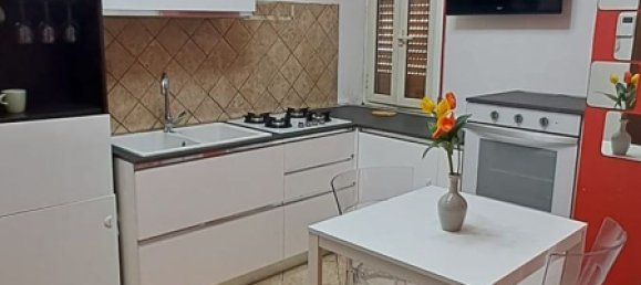 2 rooms Apartment in Rome, Italy No. 251538 2