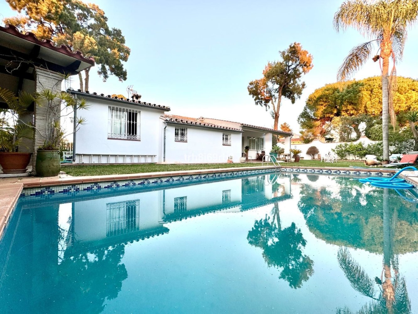 4 Schlafzimmer Villa in Estepona, Spain, Nr. 143323