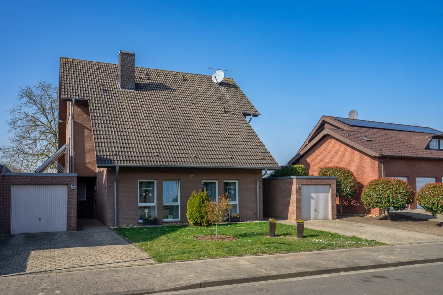 5 bedrooms Townhouse in Duren, Germany No. 183215