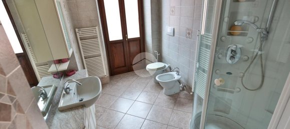Apartamento de 3 divisões em Asti, Italy N.º 30696 8