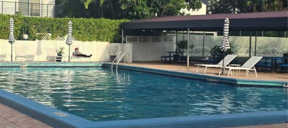 4 dormitorios villa en venta en Miami, Miami-Dade, Florida, USA № 615731 17