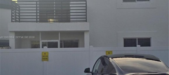 4 dormitorios villa en venta en Miami, Miami-Dade, Florida, USA № 615731 21
