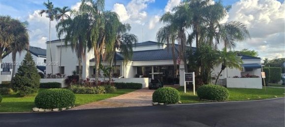 4 dormitorios villa en venta en Miami, Miami-Dade, Florida, USA № 615731 18