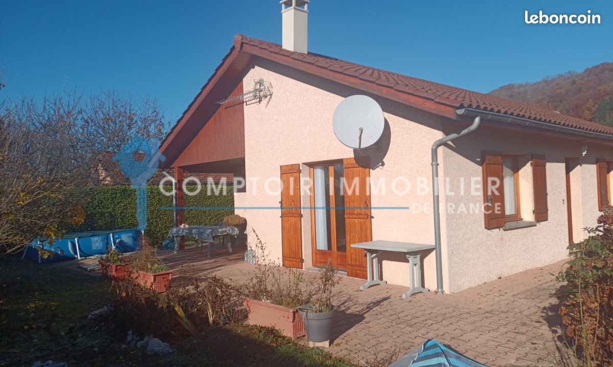 3 bedrooms House in Apprieu, France No. 273014