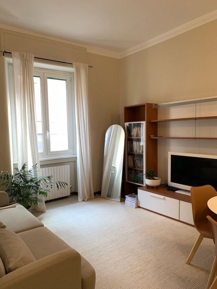 2-salle Appartement à Milan, Italy No. 269882
