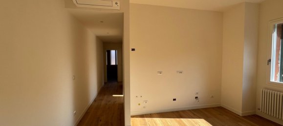 3 bedrooms Apartment in Bologna, Italy No. 347704 10