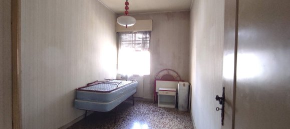 5 rooms Apartment in Vittoria, Italy No. 70962 10