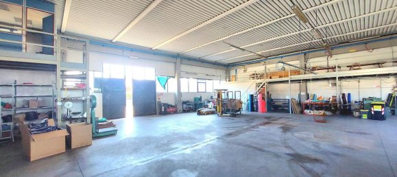 Entrepôt à Montale, Italy 450m² No. 153024 4