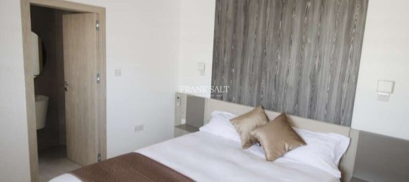 1 bedroom Penthouse in Sliema, Malta No. 8512 2