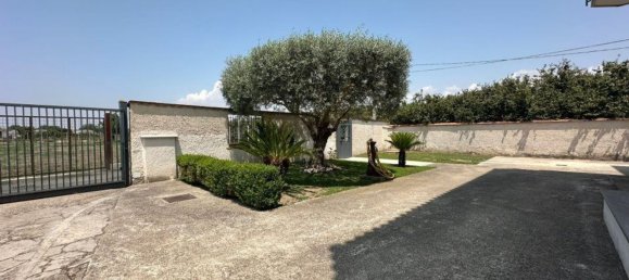 7 rooms Villa in Marigliano, Italy No. 297811 2