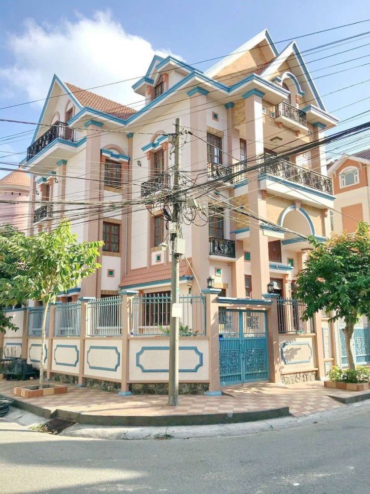 342m² Villa in District 7, Vietnam No. 9728