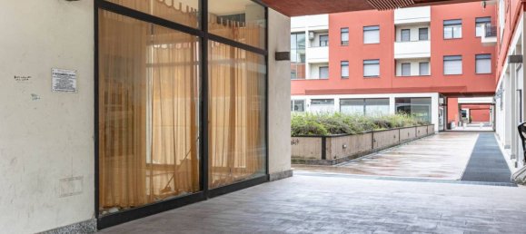 1 room Commercial property in Gorgonzola, Italy No. 87352 2