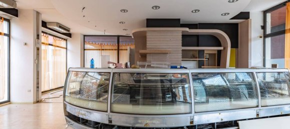 1 room Commercial property in Gorgonzola, Italy No. 87352 12