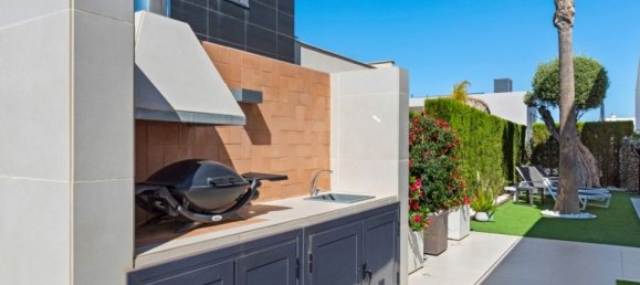 Villa de 4 dormitorios en Dehesa De Campoamor, Spain No. 189232 13