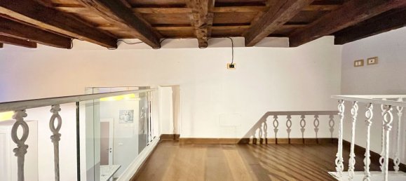 2 bedrooms Duplex in Florence, Italy No. 363878 2