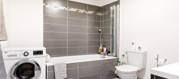 3 Schlafzimmer Doppelhaus in Colombes, France, Nr. 164509 8