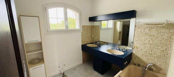 Дом с 5 спальнями в Ле Блан, Франция № 59974 6