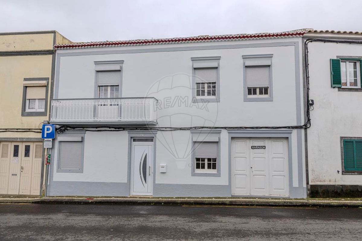 Casa de 4 dormitorios en Ponta Delgada, Portugal No. 35348