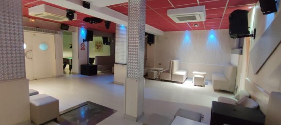 170 m² propiedad comercial en venta en Villamartin, Alicante, Comunidad Valenciana, Spain № 365464 5