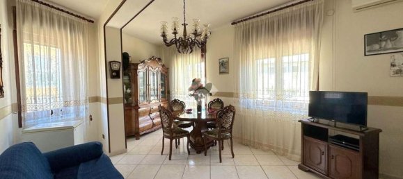 3 rooms Apartment in Arzano, Italy No. 31537 3