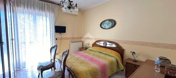 3 rooms Apartment in Arzano, Italy No. 31537 6