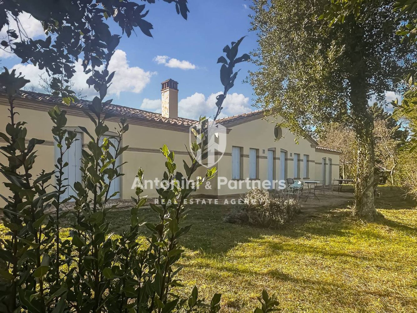 4 bedrooms Villa in Avigliano Umbro, Italy No. 305813