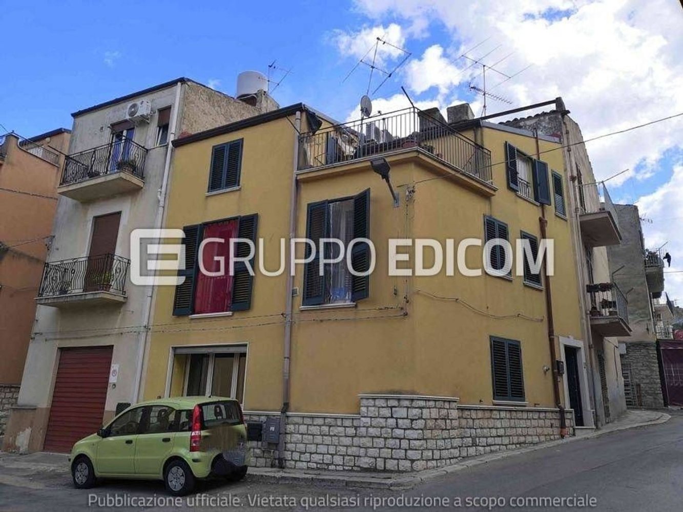 Apartamento T3 em Lercara Friddi, Italy N.º 331695