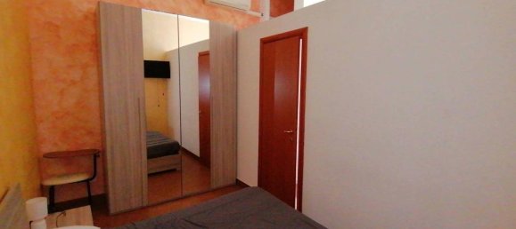 2-salle Appartement à Foggia, Italy No. 40519 6