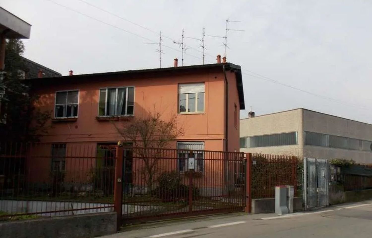 Studio in Melegnano, Italy No. 208548